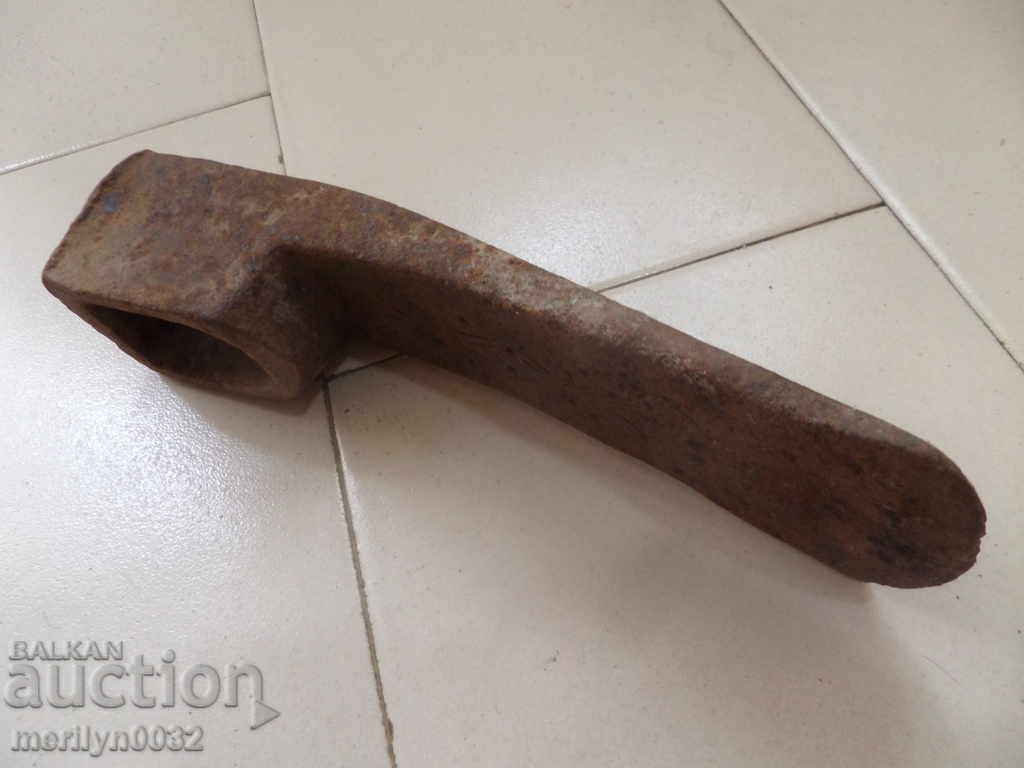 Old forged turntable, wrought iron, picking, tool, top with price 43.00 BGN | € 21.99 Old forged turntable, wrought iron, picking, tool, top with price 43.00 BGN | € 21.99