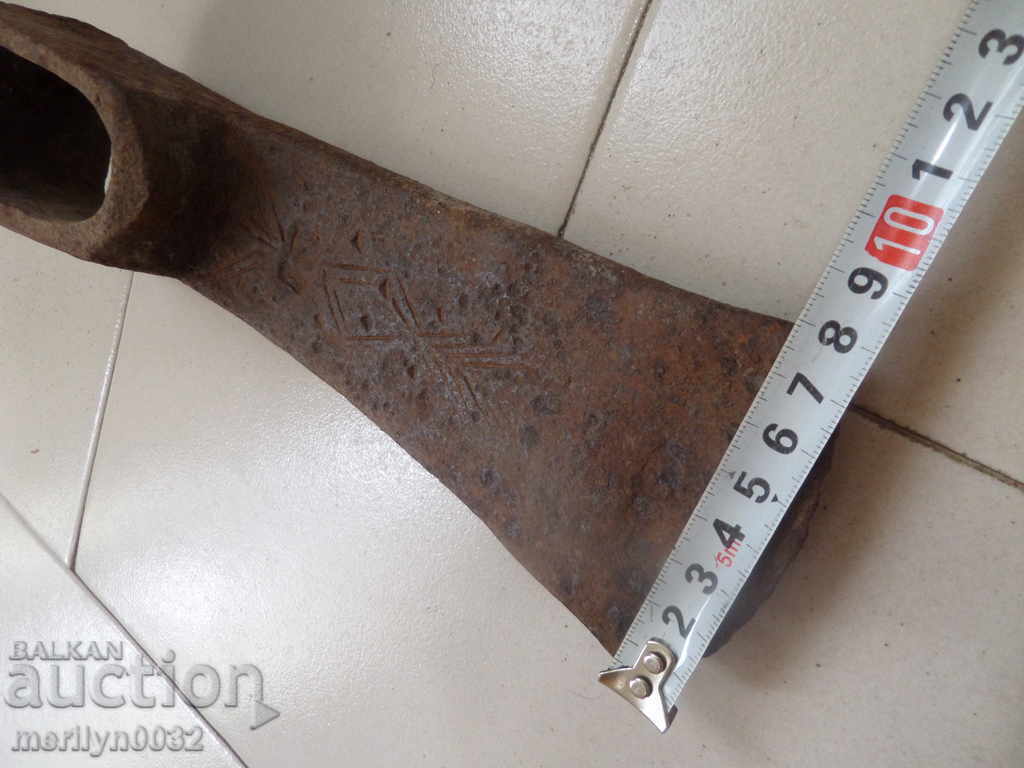 Delivery of Old forged turntable, wrought iron, picking, tool, top Delivery of Old forged turntable, wrought iron, picking, tool, top