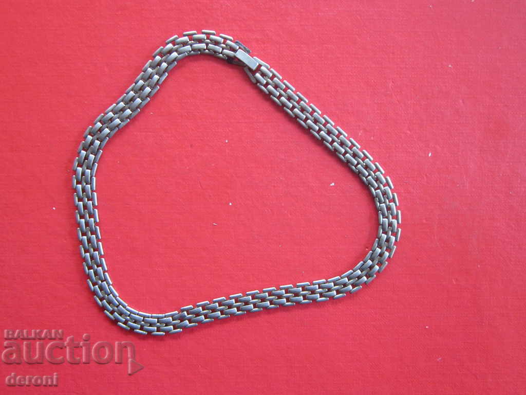 Delivery of Old bronze necklace necklace Delivery of Old bronze necklace necklace