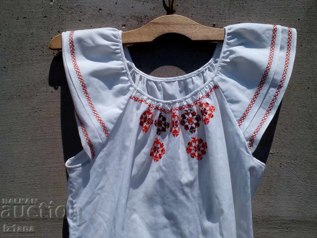 Licitație Cămașa pentru copii bătrâni Licitație Cămașa pentru copii bătrâni