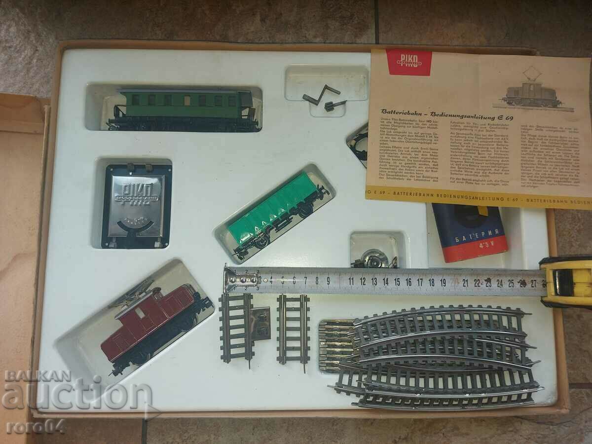 Auction CHILDREN'S TRAIN PIKO E 69 Auction CHILDREN'S TRAIN PIKO E 69