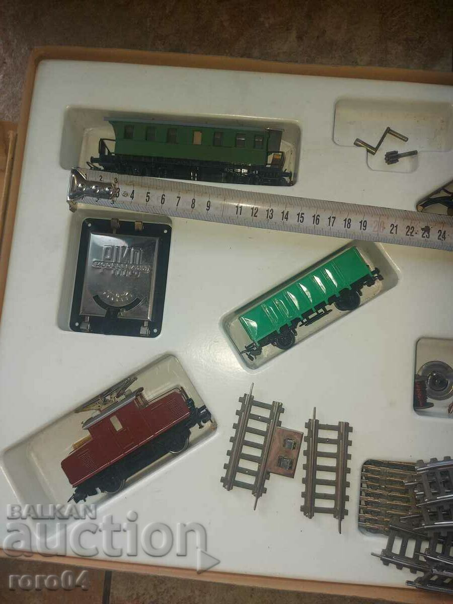 CHILDREN'S TRAIN PIKO E 69 - 7 CHILDREN'S TRAIN PIKO E 69 - 7