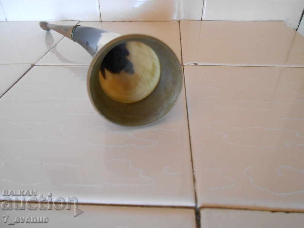 Παράδοση Κέρατο, φυσικό κόκκαλο, χάλκινο, παλιό πράγμα DjvK Παράδοση Κέρατο, φυσικό κόκκαλο, χάλκινο, παλιό πράγμα DjvK