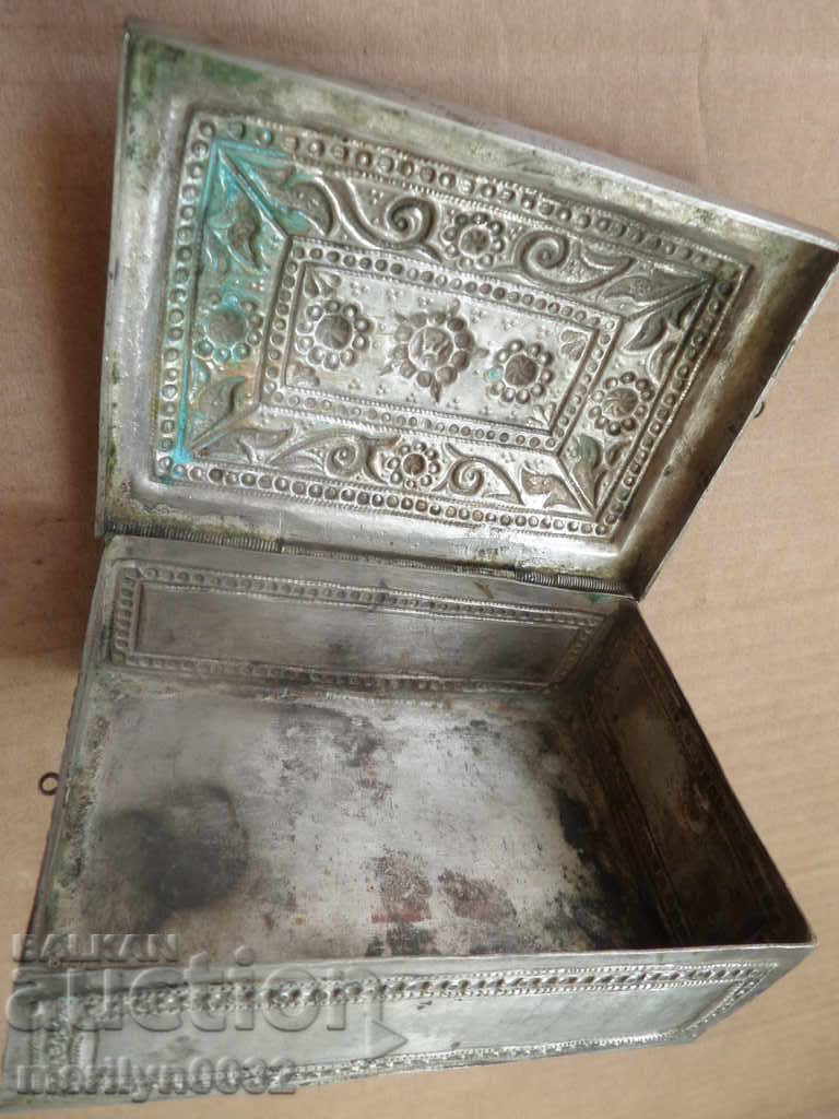 Delivery of Pilgrim's box for gold coins, diamonds, Revival silver 276 g