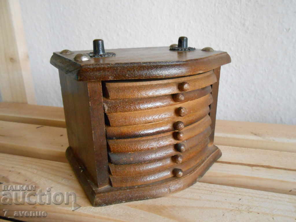 Ενδιαφέρουσες ξύλινες και φελλός ποτηροθήκες, σετ με τιμή 69.00 BGN | € 35.28