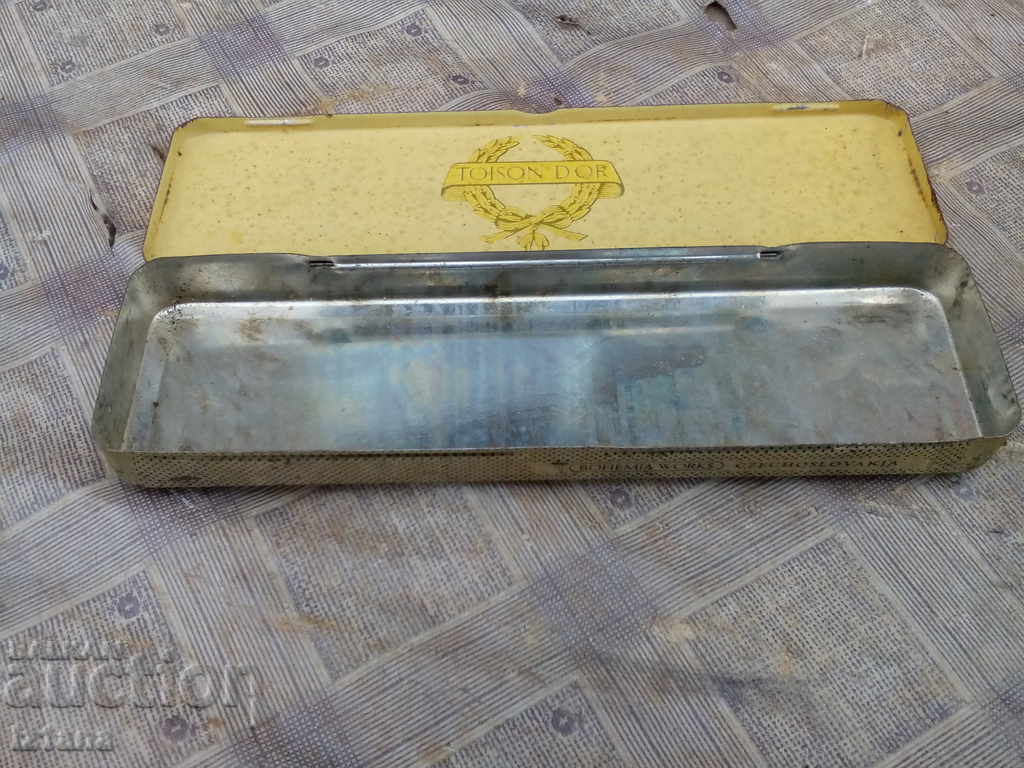 Crayon box TOISON DOR with price 10.00 BGN | € 5.11