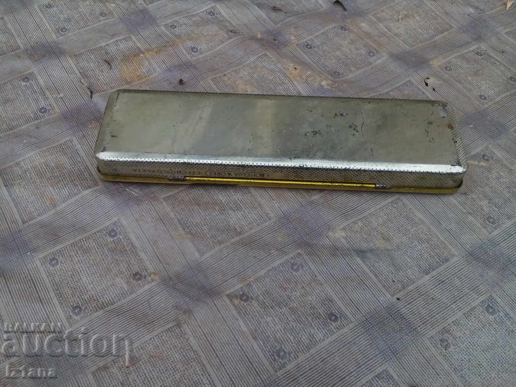 Delivery of Crayon box TOISON DOR