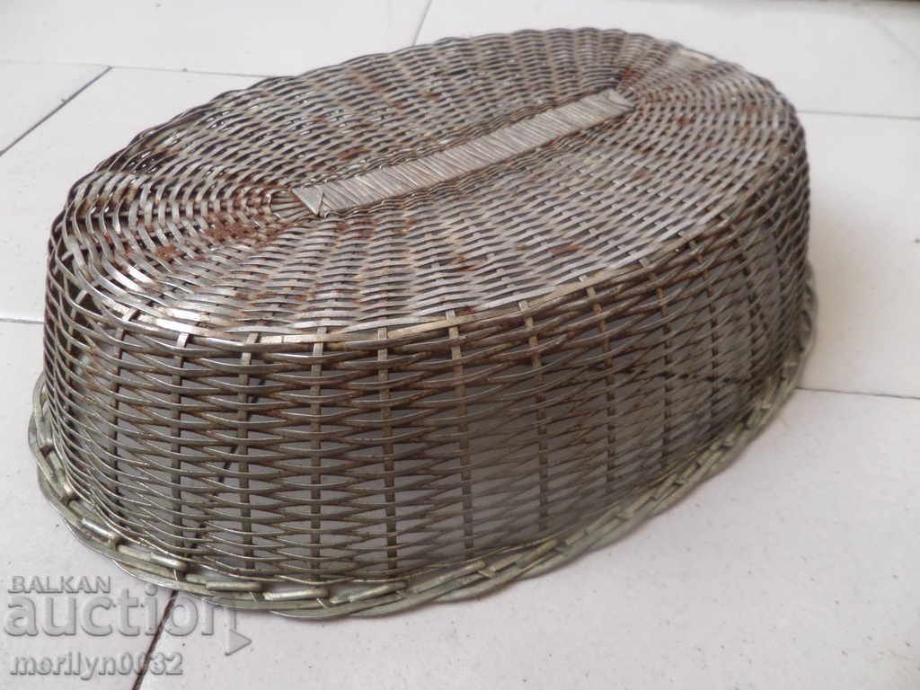 Auction Old metal plate for bread basket Auction Old metal plate for bread basket