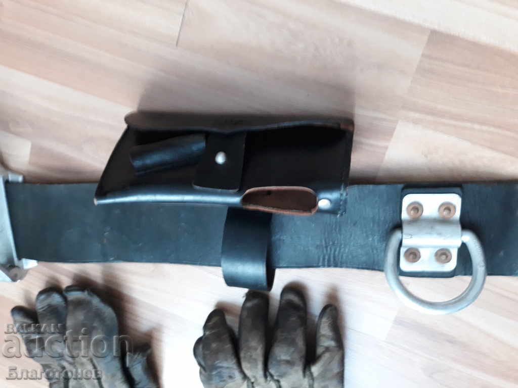 Brigada de pompieri și mănuși germane cu preț 80.00 BGN | € 40.90 Brigada de pompieri și mănuși germane cu preț 80.00 BGN | € 40.90