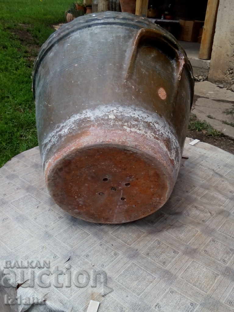 An old ceramic pot, ceramics - 6 An old ceramic pot, ceramics - 6
