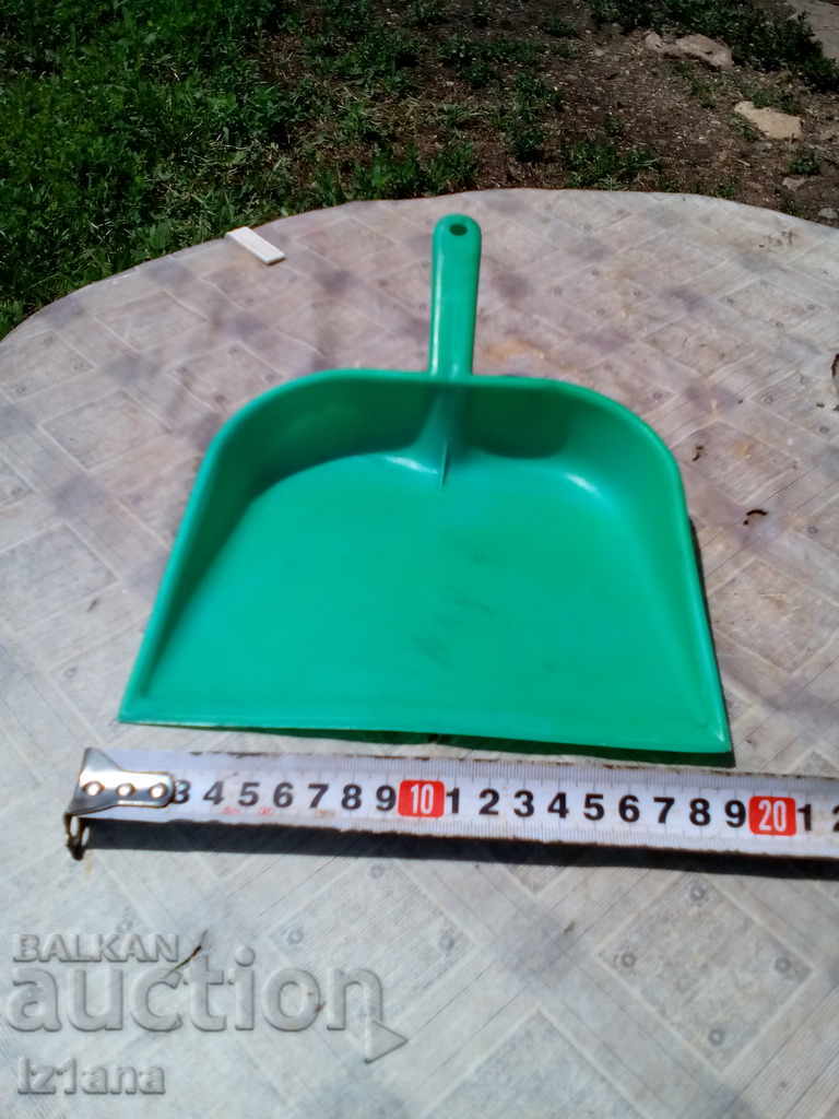 An old kitchen blade with price 6.00 BGN | € 3.07 An old kitchen blade with price 6.00 BGN | € 3.07