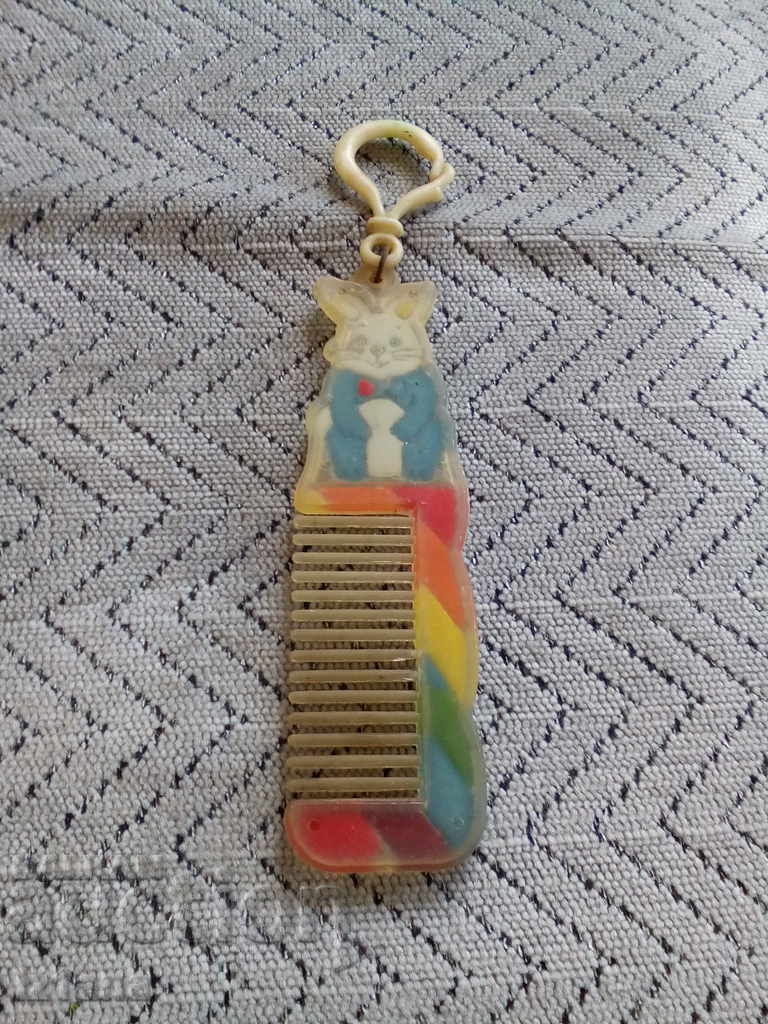 Un pieptene vechi, pieptene cu preț 5.00 BGN | € 2.56