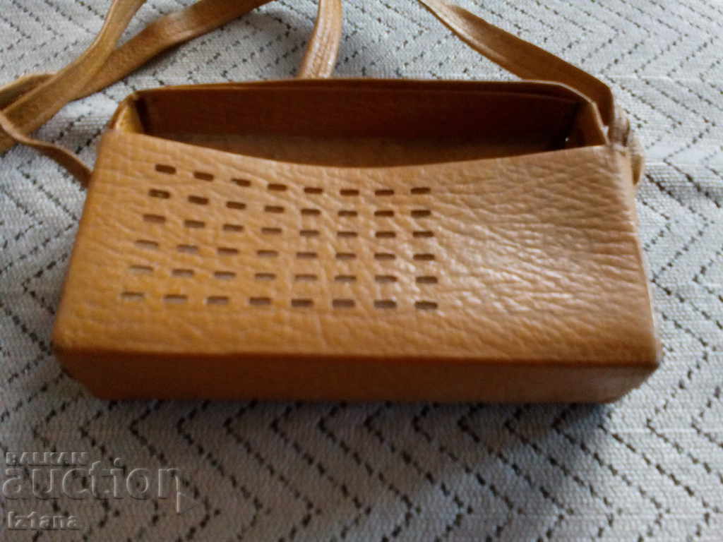 Caz radio, receptor radio cu preț 12.00 BGN | € 6.14 Caz radio, receptor radio cu preț 12.00 BGN | € 6.14