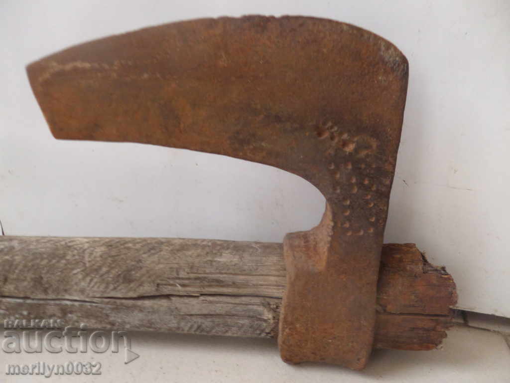 An old ax with a print top gun saber hat grip - 5 An old ax with a print top gun saber hat grip - 5