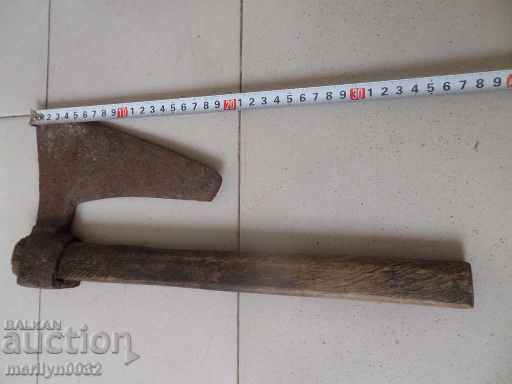 Old ax, curve with gravure toothed saber hat punch with price 65.00 BGN | € 33.23 Old ax, curve with gravure toothed saber hat punch with price 65.00 BGN | € 33.23