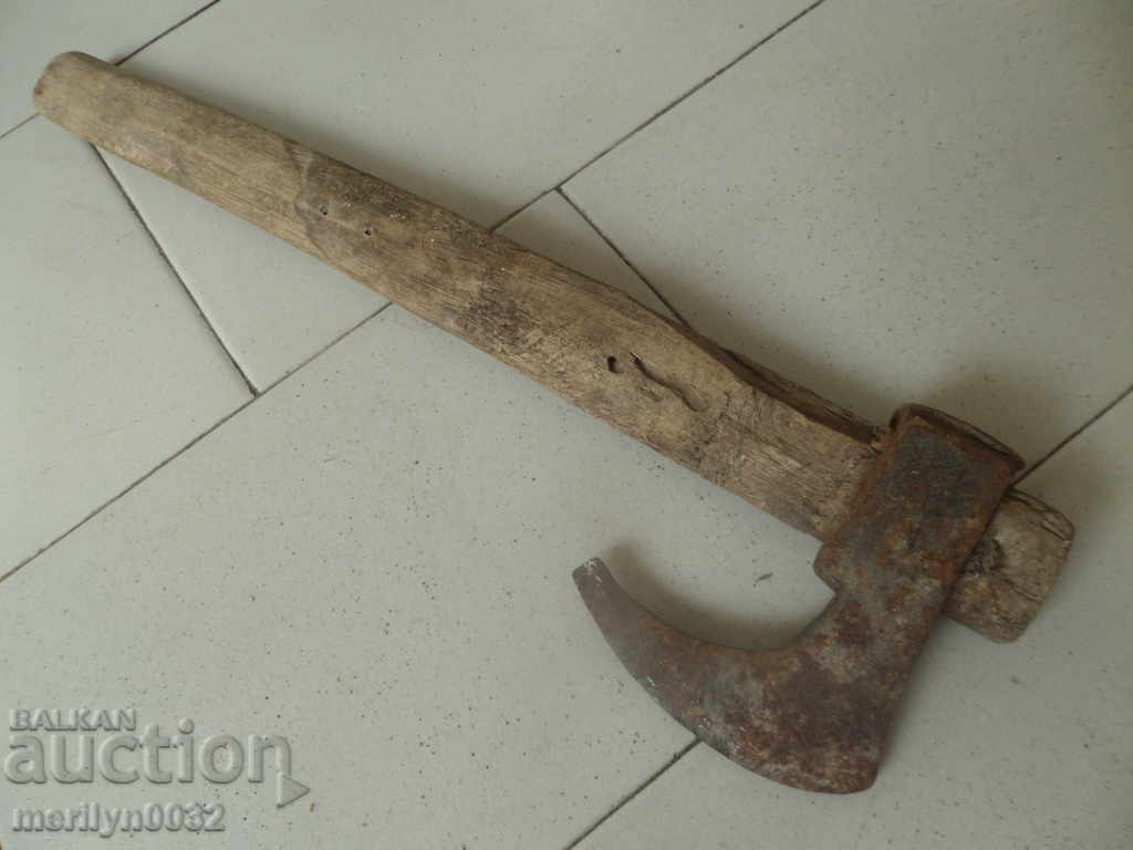 Auction Old ax ax toot hat Auction Old ax ax toot hat