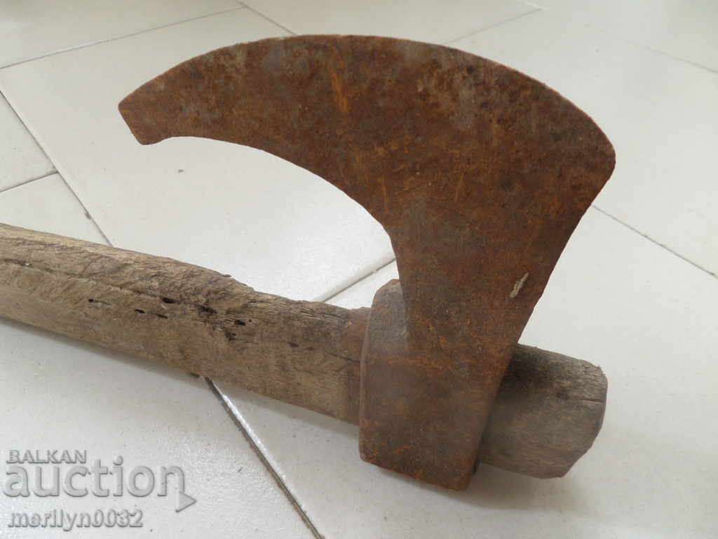 Delivery of Old ax ax toot hat Delivery of Old ax ax toot hat