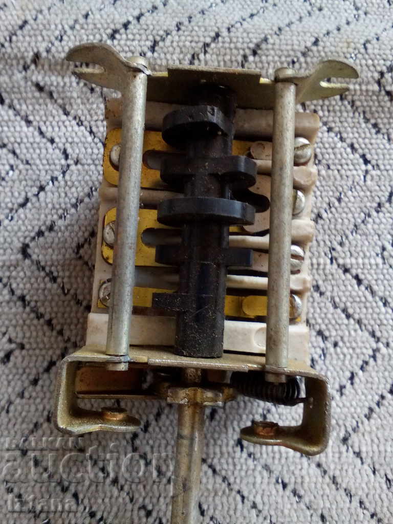 Old cooker switch with price 8.00 BGN | € 4.09 Old cooker switch with price 8.00 BGN | € 4.09