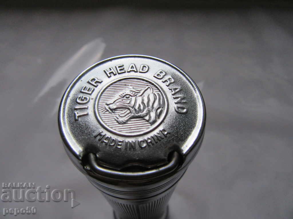 Auction OLD EXCELLENT CHINESE FENCER WITH TWO BATTERIES Auction OLD EXCELLENT CHINESE FENCER WITH TWO BATTERIES