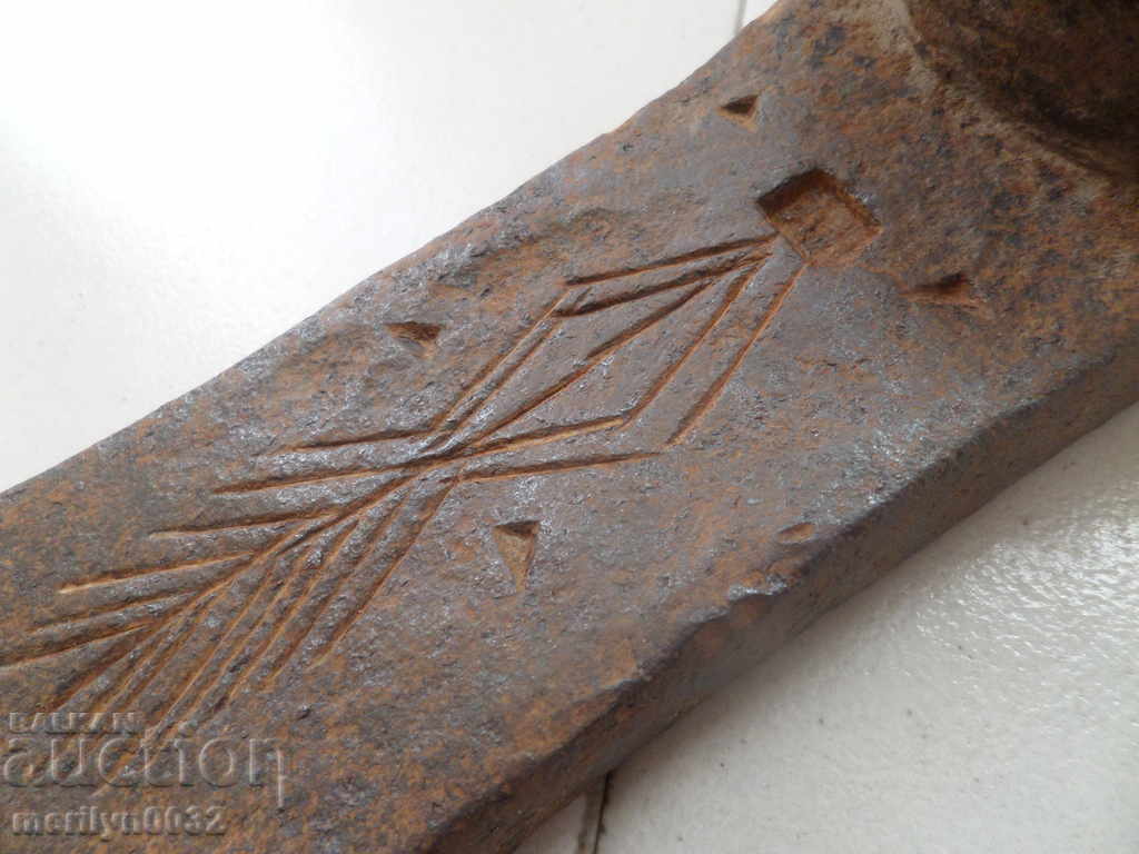 Old forged turntable, wrought iron, picking, tool, top with price 43.00 BGN | € 21.99 Old forged turntable, wrought iron, picking, tool, top with price 43.00 BGN | € 21.99