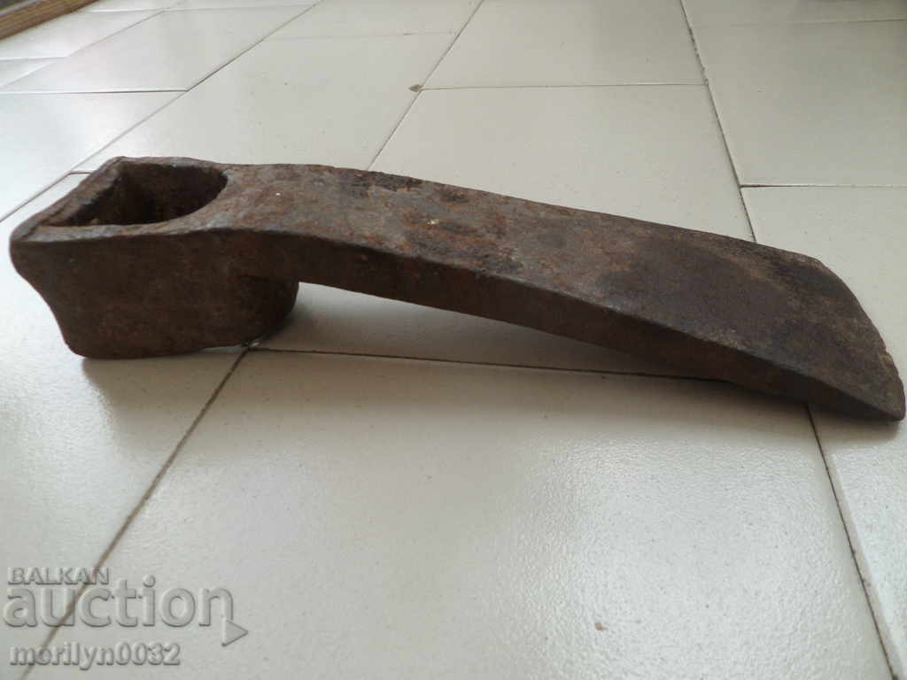 Delivery of Old forged turntable, wrought iron, picking, tool, top Delivery of Old forged turntable, wrought iron, picking, tool, top