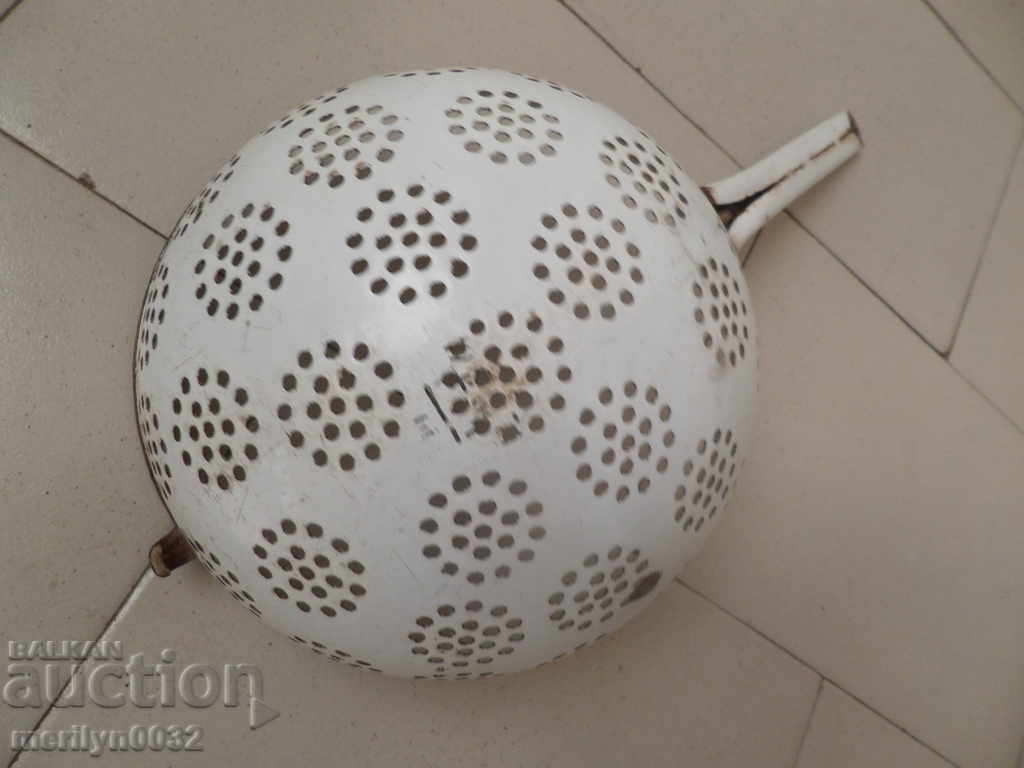 Auction Old enameled colander, court with enamel injured by the People's Republic of Bulgaria Auction Old enameled colander, court with enamel injured by the People's Republic of Bulgaria