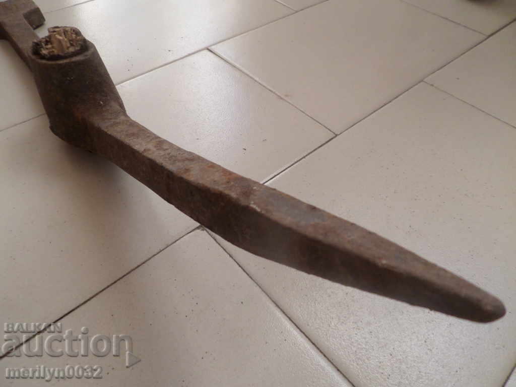 An old hand-forged tool forged wrought iron - 7 An old hand-forged tool forged wrought iron - 7