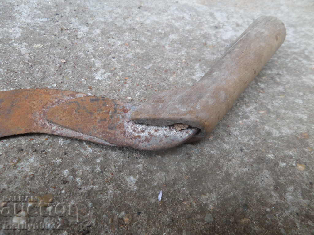 Delivery of Old scythe sickle, blade, wrought iron Delivery of Old scythe sickle, blade, wrought iron