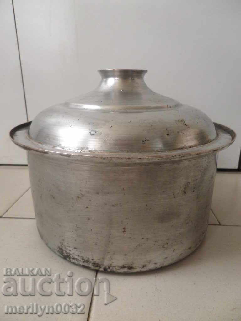 Old tin pot, copper pot with lid