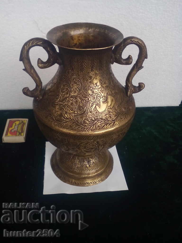 Bronze vase, Sachan?, height 210mm, hand-engraved.