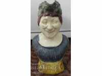 O ghiveci veche modelata si pictata manual