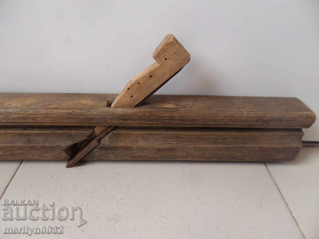 Old woodworking planer tool with knife - 6