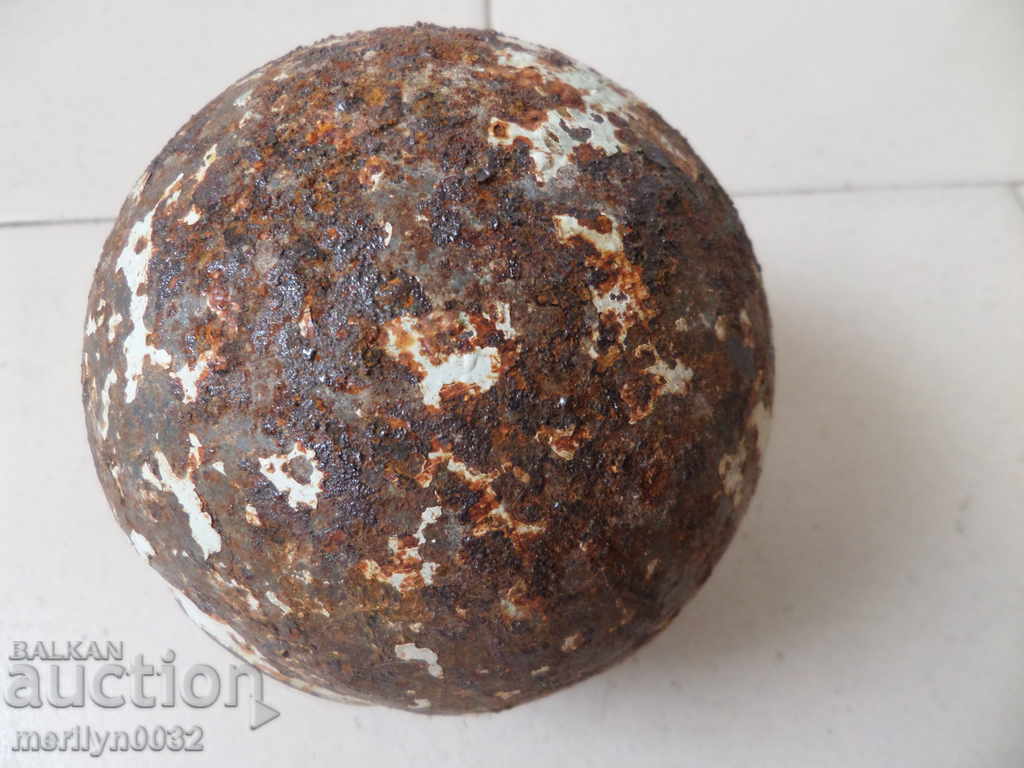 An old cannon top gun moves, a Crimean warfare BOB - 5 An old cannon top gun moves, a Crimean warfare BOB - 5