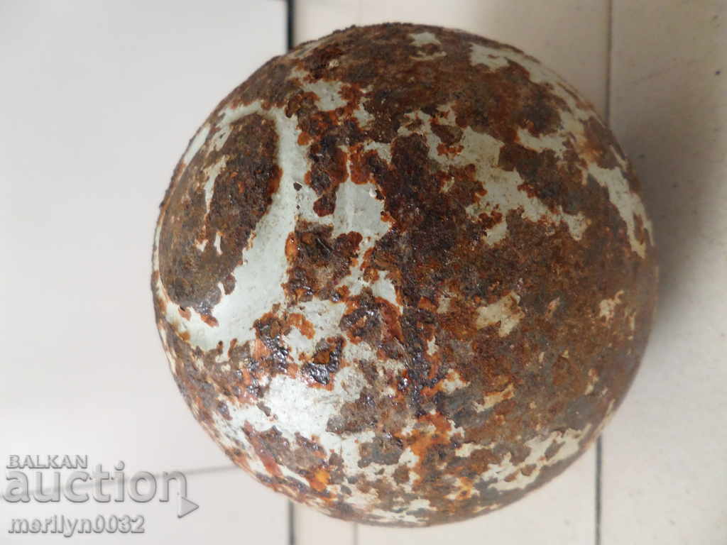 An old cannon top gun moves, a Crimean warfare BOB - 7 An old cannon top gun moves, a Crimean warfare BOB - 7