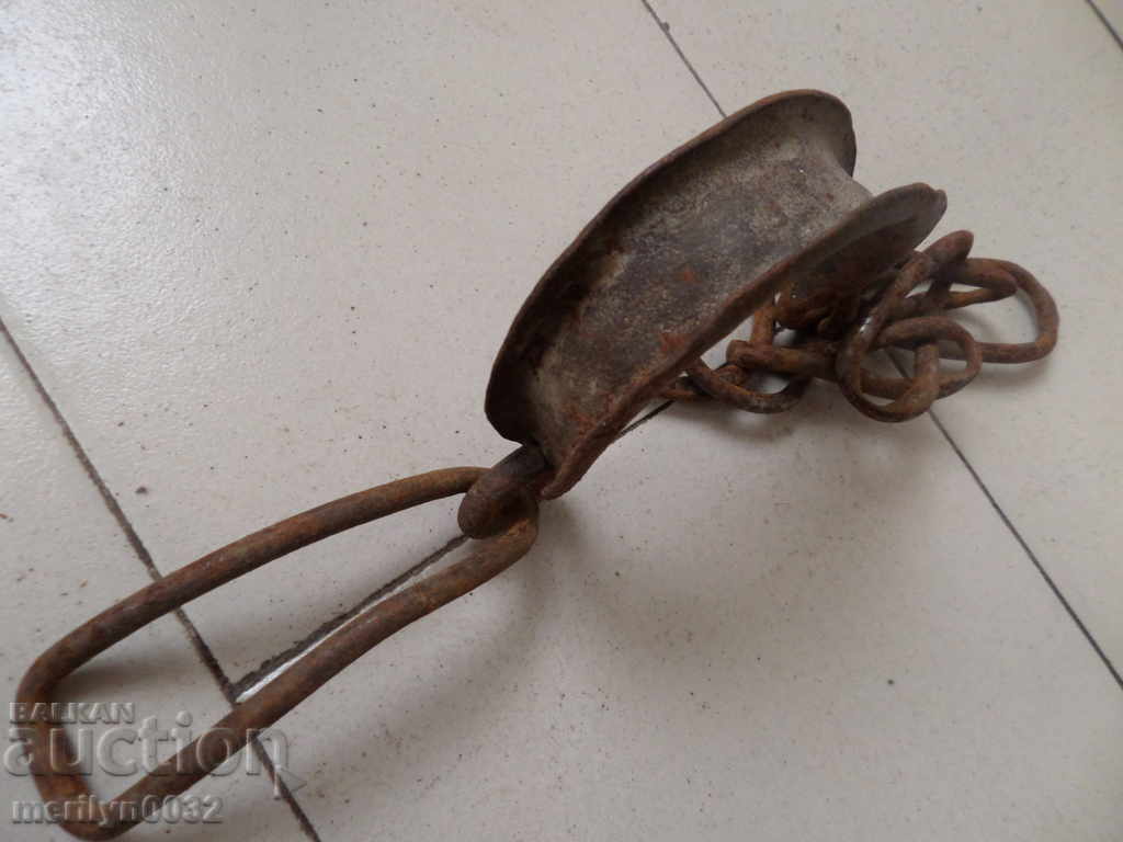 Eyebrows, pillows, handcuffs, chains, wrought iron - 7 Eyebrows, pillows, handcuffs, chains, wrought iron - 7