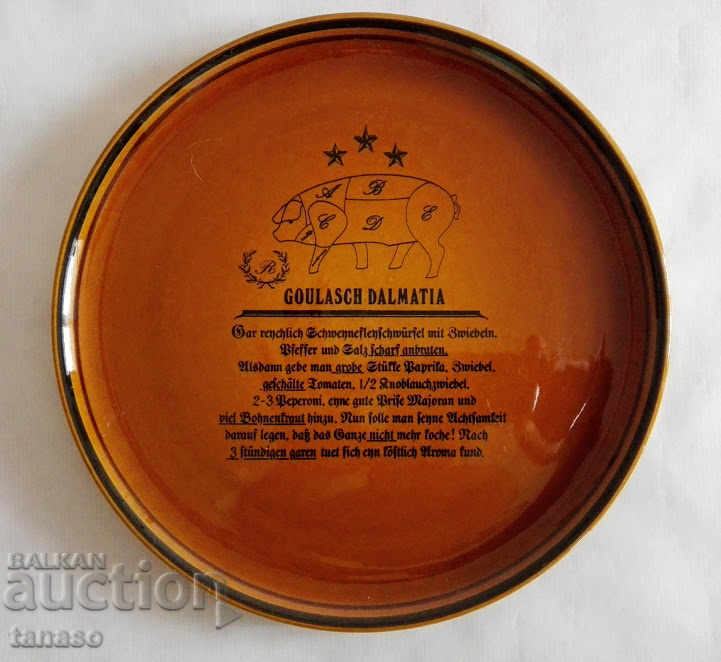 Стара немска керамична чиния с рецепта за гулаш