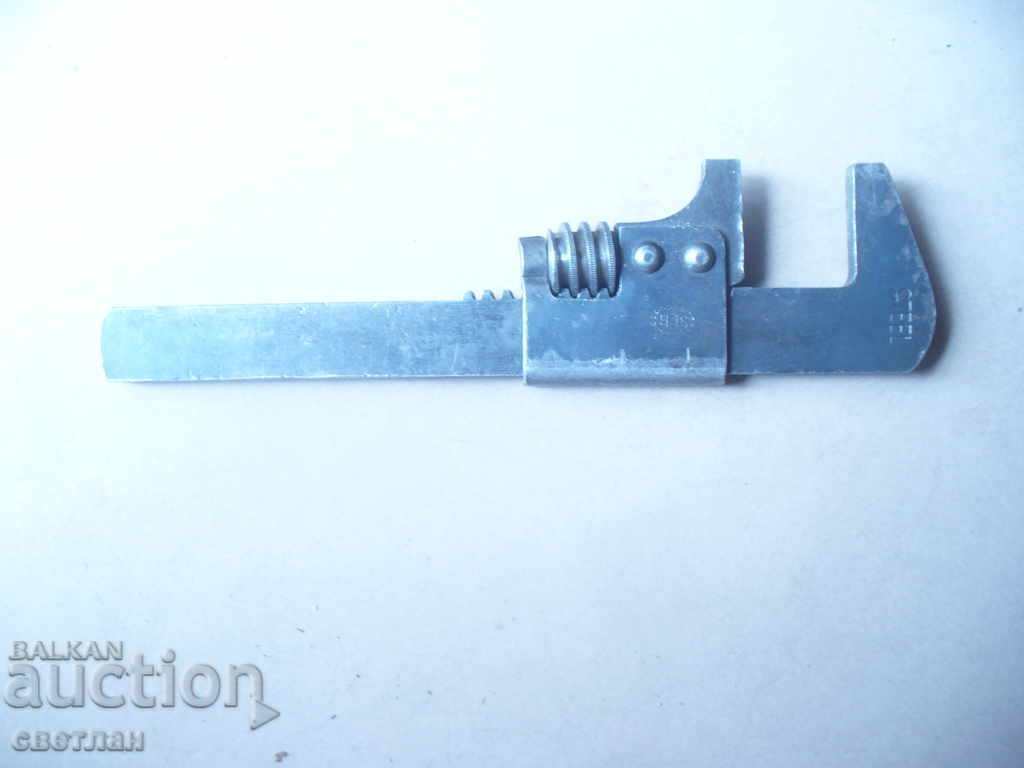 Auction STAR FRENCH KEY Auction STAR FRENCH KEY