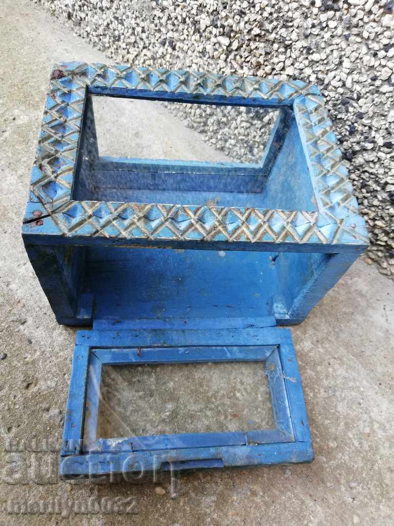 Auction  An old box of shepherd carving a clock case