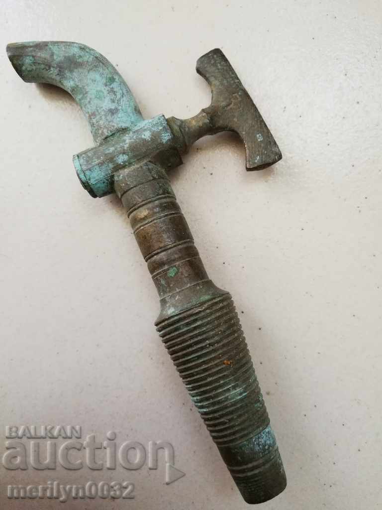 Ancient bronze crane with price 49.00 BGN | € 25.05 Ancient bronze crane with price 49.00 BGN | € 25.05