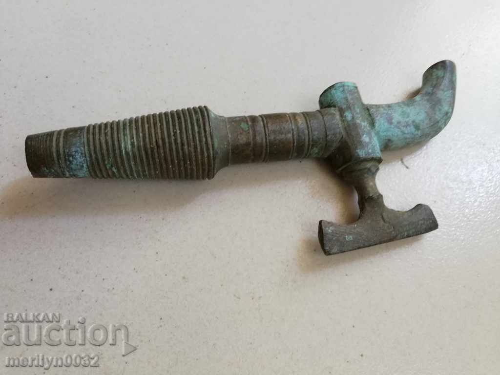 Ancient bronze crane - 5 Ancient bronze crane - 5