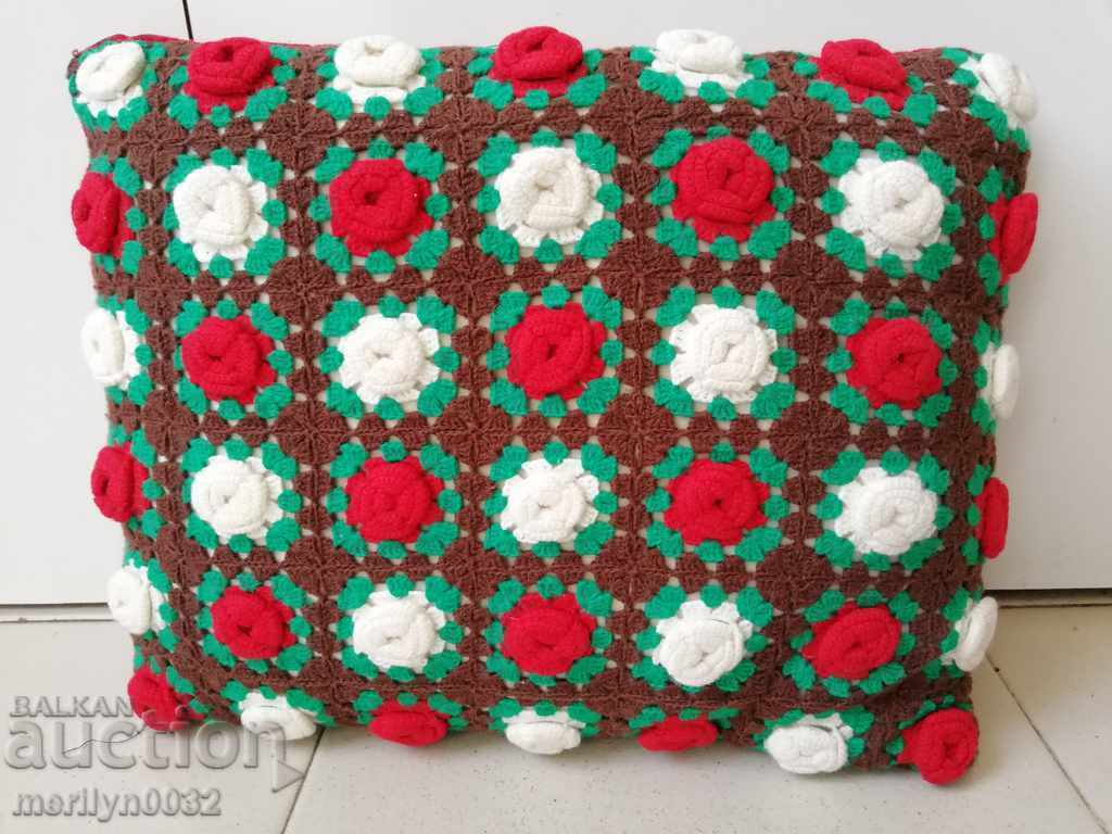 Cushion with puffed cover knitting embroidery Cushion with puffed cover knitting embroidery