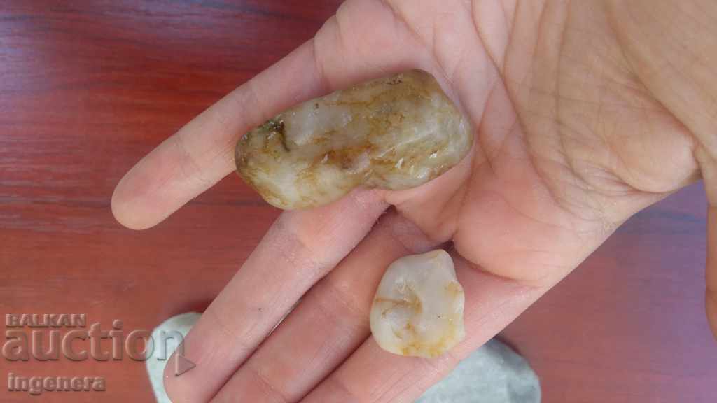 Auction  Stones, minerals