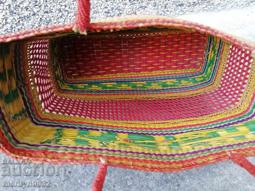 Τσάντα παραλίας μιας ηλικιωμένης κυρίας, ένα καλάθι σοβιετικών ημερών με τιμή 36.00 BGN | € 18.41 Τσάντα παραλίας μιας ηλικιωμένης κυρίας, ένα καλάθι σοβιετικών ημερών με τιμή 36.00 BGN | € 18.41