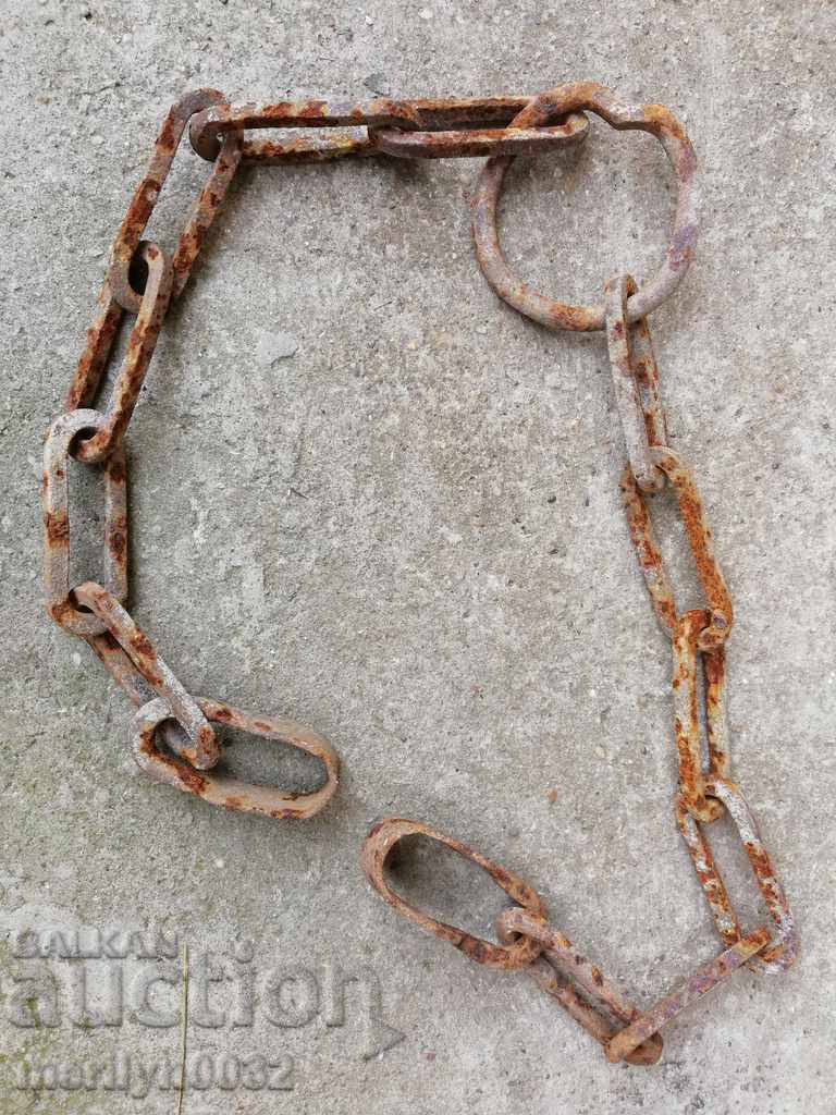 Delivery of Old wrought iron chain Delivery of Old wrought iron chain