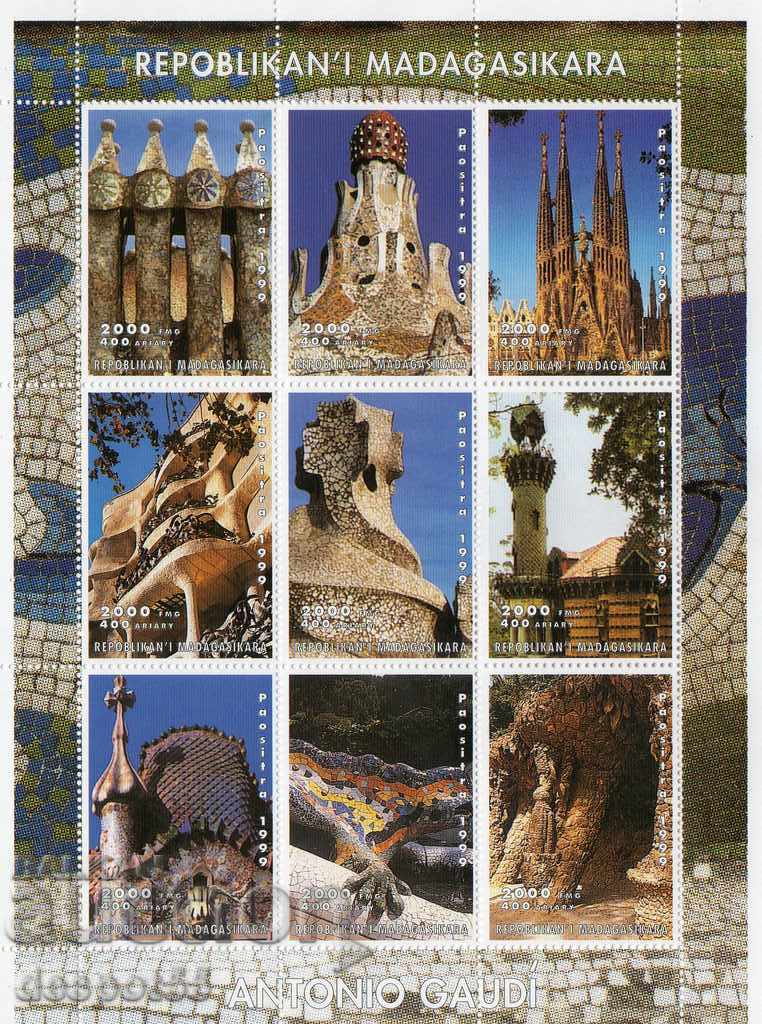 1999. Мадагаскар. Архитектура - Antonio Gaudi. Блок.