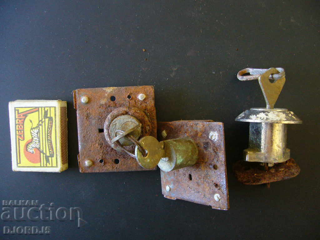 Lot of three old key locks - 6 Lot of three old key locks - 6