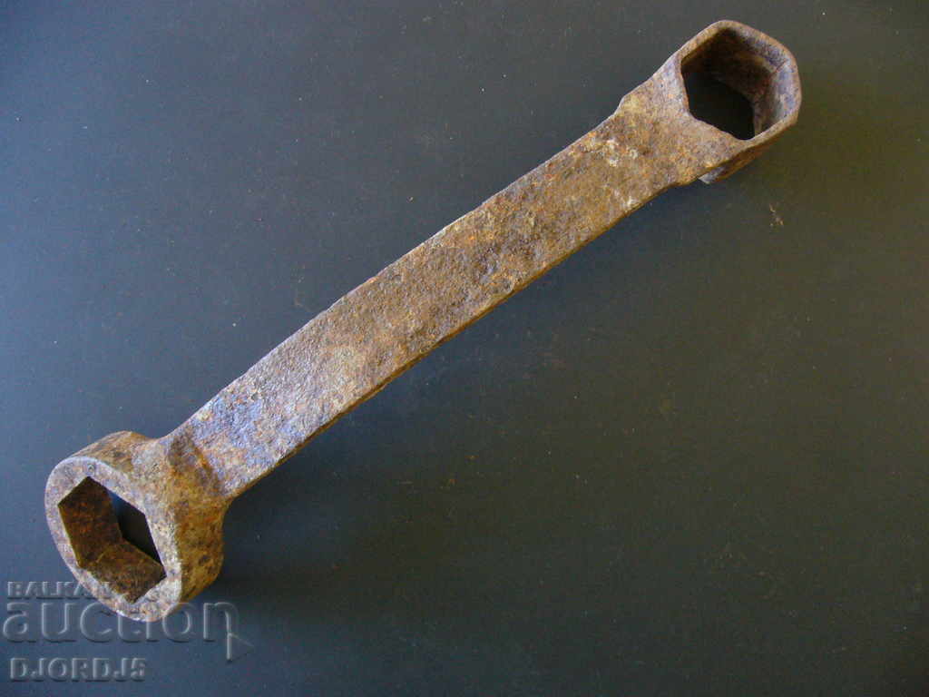 Old very strong key with price 2.00 BGN | € 1.02 Old very strong key with price 2.00 BGN | € 1.02
