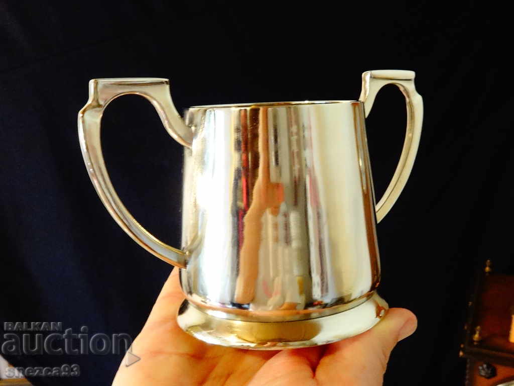 Auction English bronze cup, tankard, kylix Auction English bronze cup, tankard, kylix