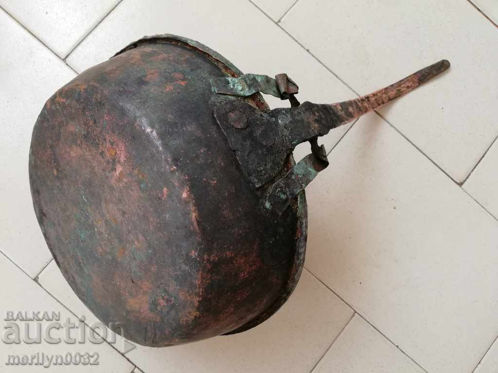 Licitație tigaie veche de cupru, cupru, tava, oală de cupru Licitație tigaie veche de cupru, cupru, tava, oală de cupru