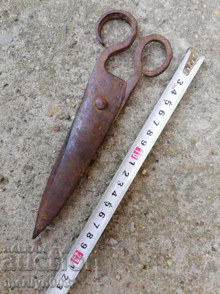 Auction Forged scissors primitive wrought iron Auction Forged scissors primitive wrought iron